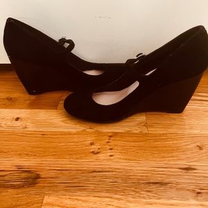 Vince Camuto Black Ladies Wedge Shoes, Size 8.5M.